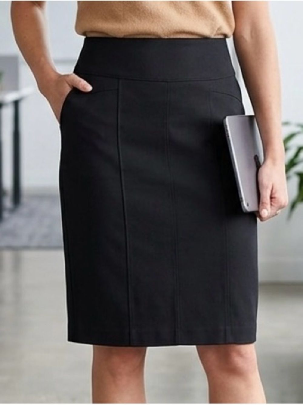 JENNIFER LOPEZ Elegant Black Skirt with back hook detail waist to hem.
